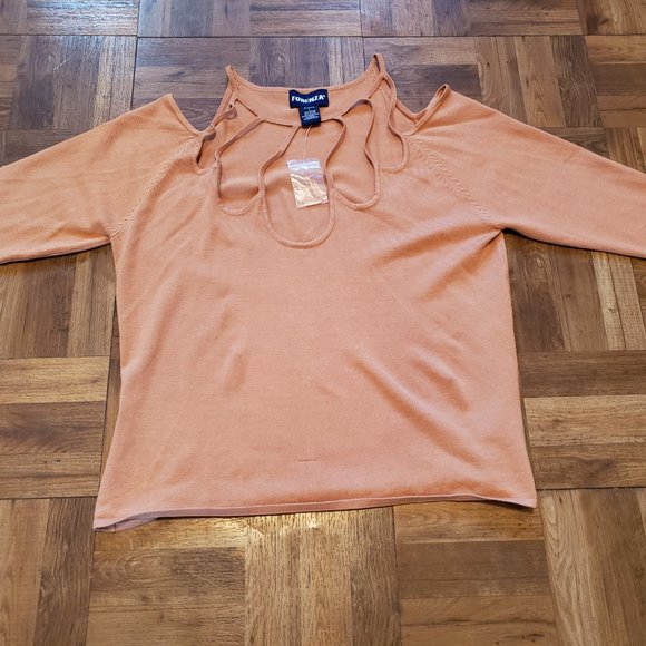 Forenza Cut-Out Top - Picture 14 of 15